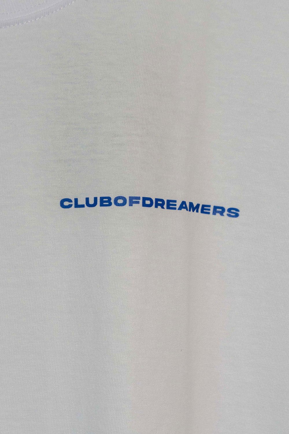 Oversize T Shirt in Weiß Details | BLANC Basics | Club of Dreamers